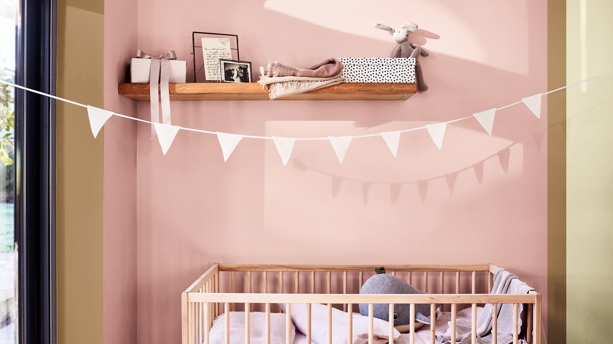 Phòng ngủ tĩnh lặng của trẻ Dulux-Mau-tuong-lai-Mau-chu-dao-nam-2019-Mot-khong-gian-de-mo-mong-Phong-cua-be-Cam-hung-Viet-nam-42
