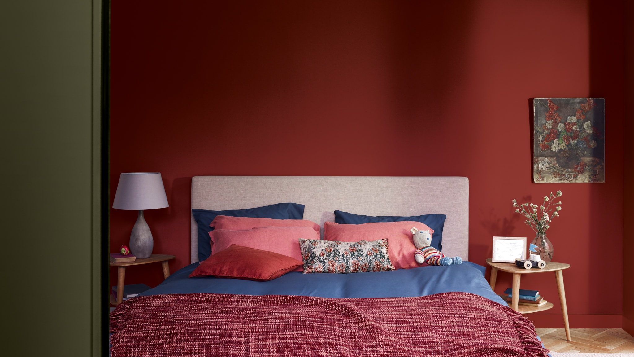 Khoác màu áo mới cho phòng ngủ ấm cúng Dulux-Mau-tuong-lai-Mau-chu-dao-nam-2019-Mot-khong-gian-de-yeu-thuong-Phong-ngu-Cam-hung-Viet-nam-38