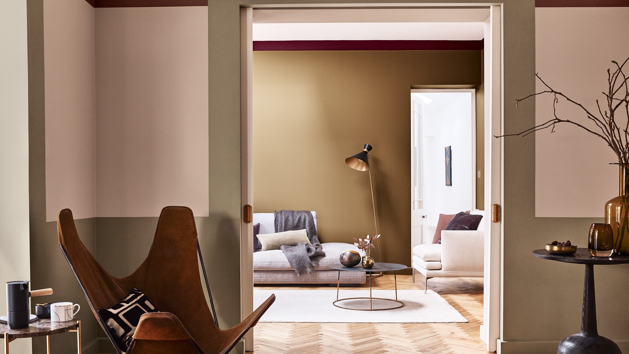 Ý tưởng phòng khách êm dịu Dulux-Mau-tuong-lai-Mau-chu-dao-nam-2019-Mot-khong-gian-khoi-goi-tri-tuong-tuong-Phong-khach-Cam-hung-Viet-nam-31