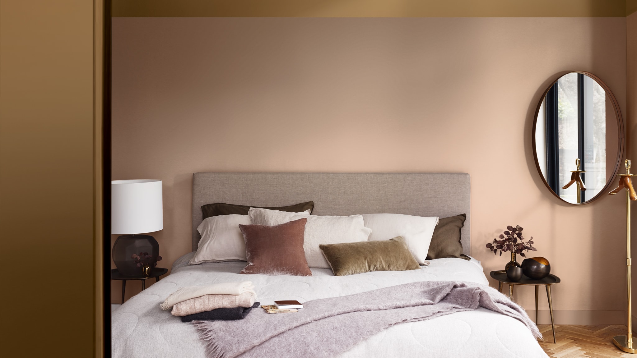 Bảng màu pa-lét êm dịu trong phòng ngủ Dulux-Mau-tuong-lai-Mau-chu-dao-nam-2019-Mot-khong-gian-khoi-goi-tri-tuong-tuong-Phong-ngu-Cam-hung-Viet-nam-36