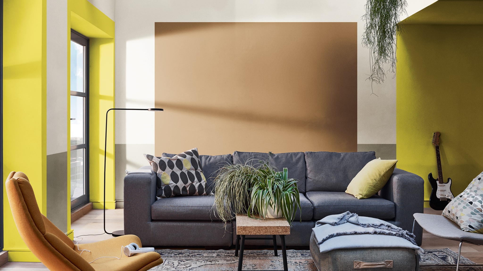 Khoác màu áo mới cho phòng khách rực rỡ màu Nâu Mật Ong Nhạt Dulux-Mau-tuong-lai-Mau-chu-dao-nam-2019-Mot-khong-gian-thoa-nguyen-dam-me-Phong-khach-Cam-hung-Viet-nam-04