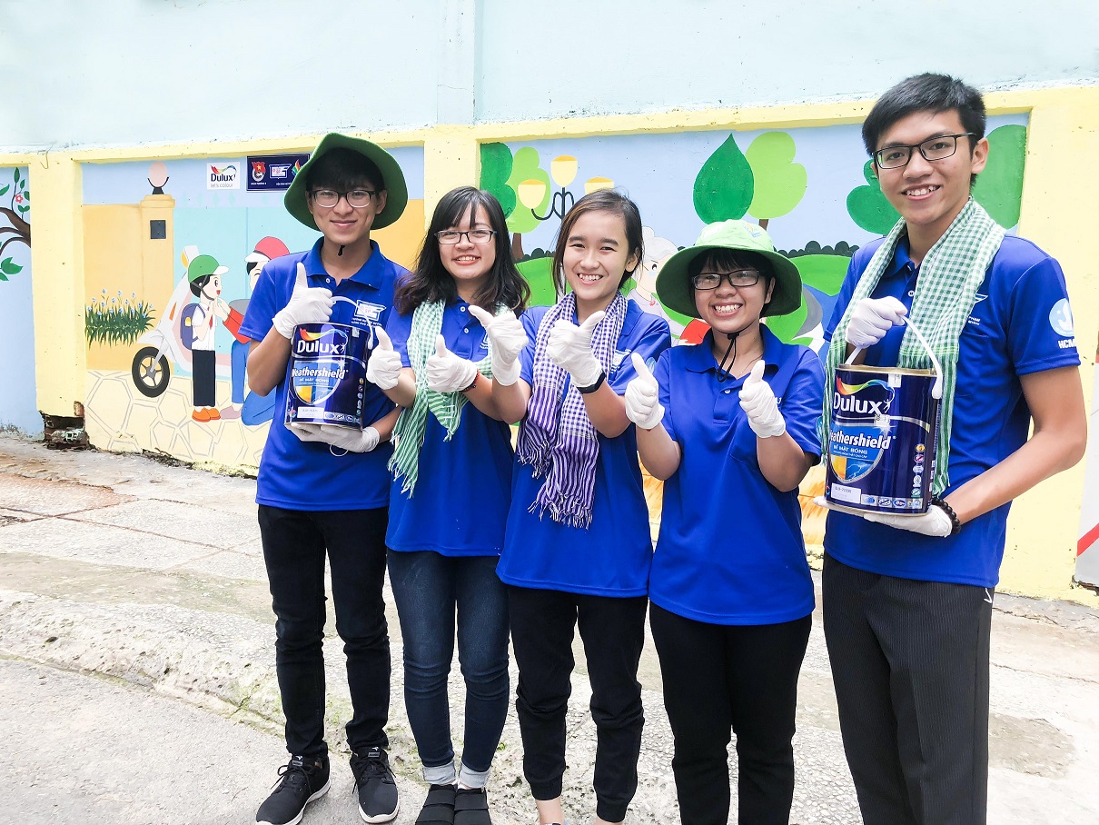 Các chiến sĩ Mùa Hè Xanh háo hức với các công trình sơn vẽ các tuyến hẻm Các chiến sĩ Mùa Hè Xanh háo hức với các công trình sơn vẽ các tuyến hẻm