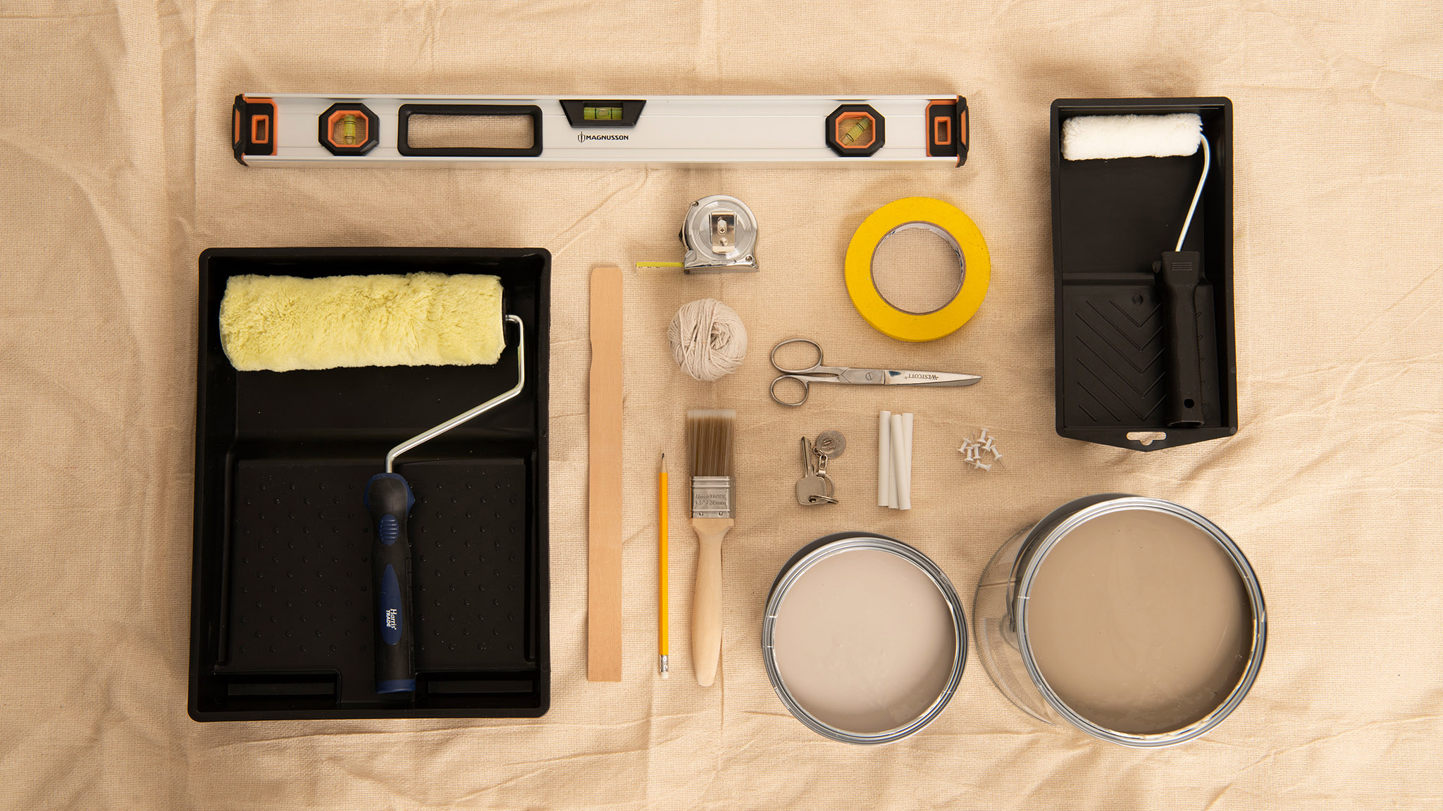 Dụng cụ sơn bao gồm con lăn và sơn Dulux_CF21_how-to_arch_tools_Global_2